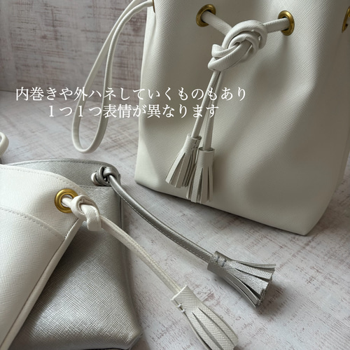 タッセル1個タイプ】ホワイト・シルバー・ブラック/バッグチャーム