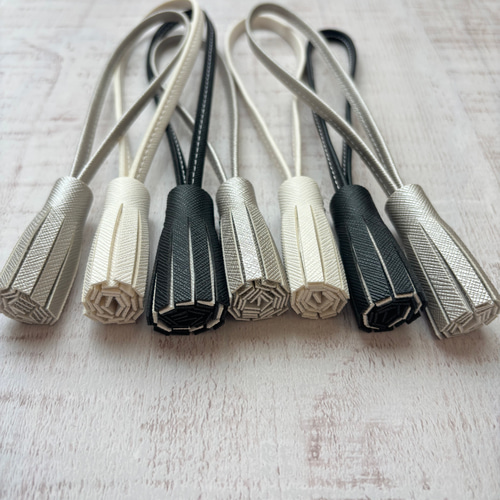 タッセル1個タイプ】ホワイト・シルバー・ブラック/バッグ