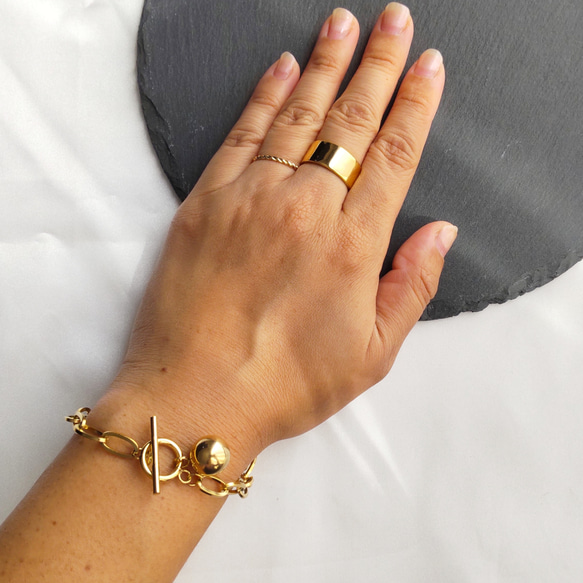 #103　シンプル　太めリング　ゴールド　フリーサイズ　韓国　指輪　匿名配送 13枚目の画像