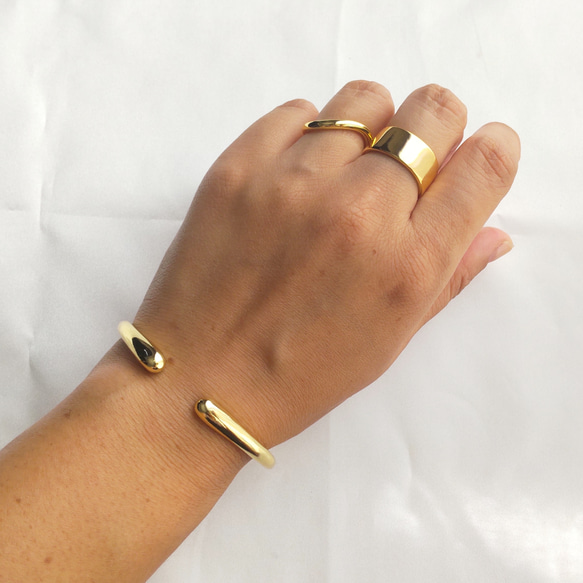 #103　シンプル　太めリング　ゴールド　フリーサイズ　韓国　指輪　匿名配送 11枚目の画像
