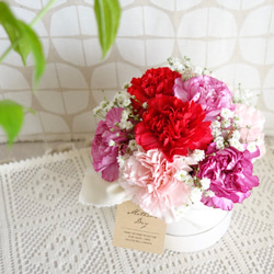 母の日＊【THANKYOU Flower】赤いカーネーションの入った生花アレンジメント 5枚目の画像