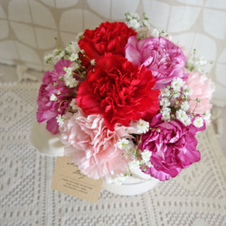 母の日＊【THANKYOU Flower】赤いカーネーションの入った生花アレンジメント 4枚目の画像