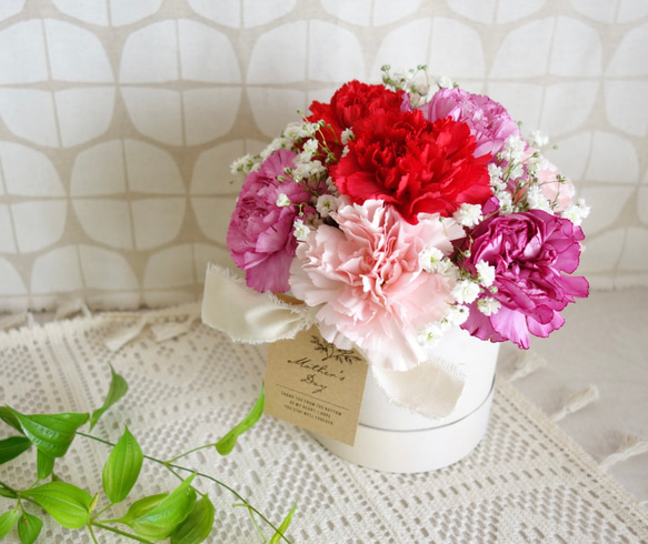 母の日＊【THANKYOU Flower】赤いカーネーションの入った生花アレンジメント 6枚目の画像