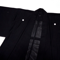 ブラック、絽シルクアンティーク着物羽織、家紋付き from MOMOZONOアーカイブ 5枚目の画像
