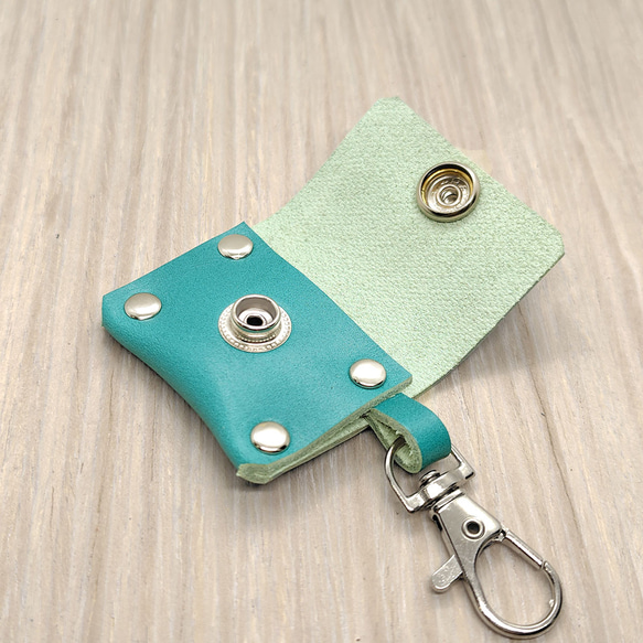 チビコインケース キーホルダー ライトターコイズ 本革 レザークラフト ミニ財布 ミニマム バッグチャーム コインケース 2枚目の画像