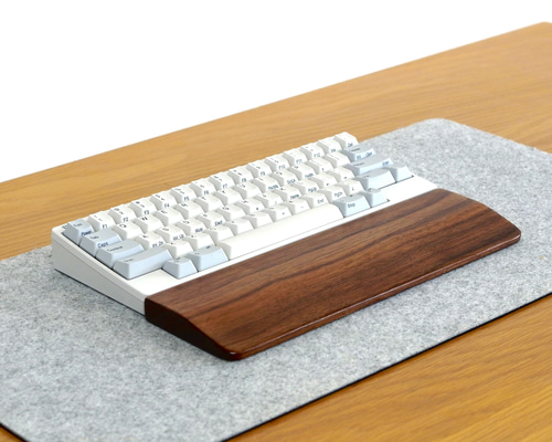 無垢材ウォルナット柾目HHKB用 手作りパームレスト兼キーボードルーフ オスモ 無垢材ウォルナット柾目HHKB用 手作りパームレスト兼キーボード