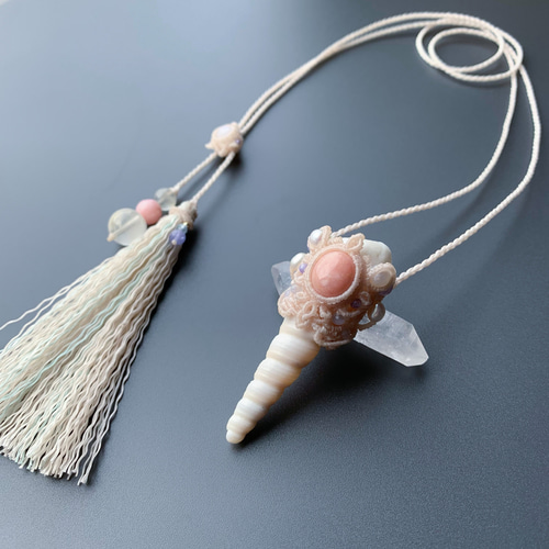 ピンクオパールと巻貝のネックレス / pink opal × conch shell