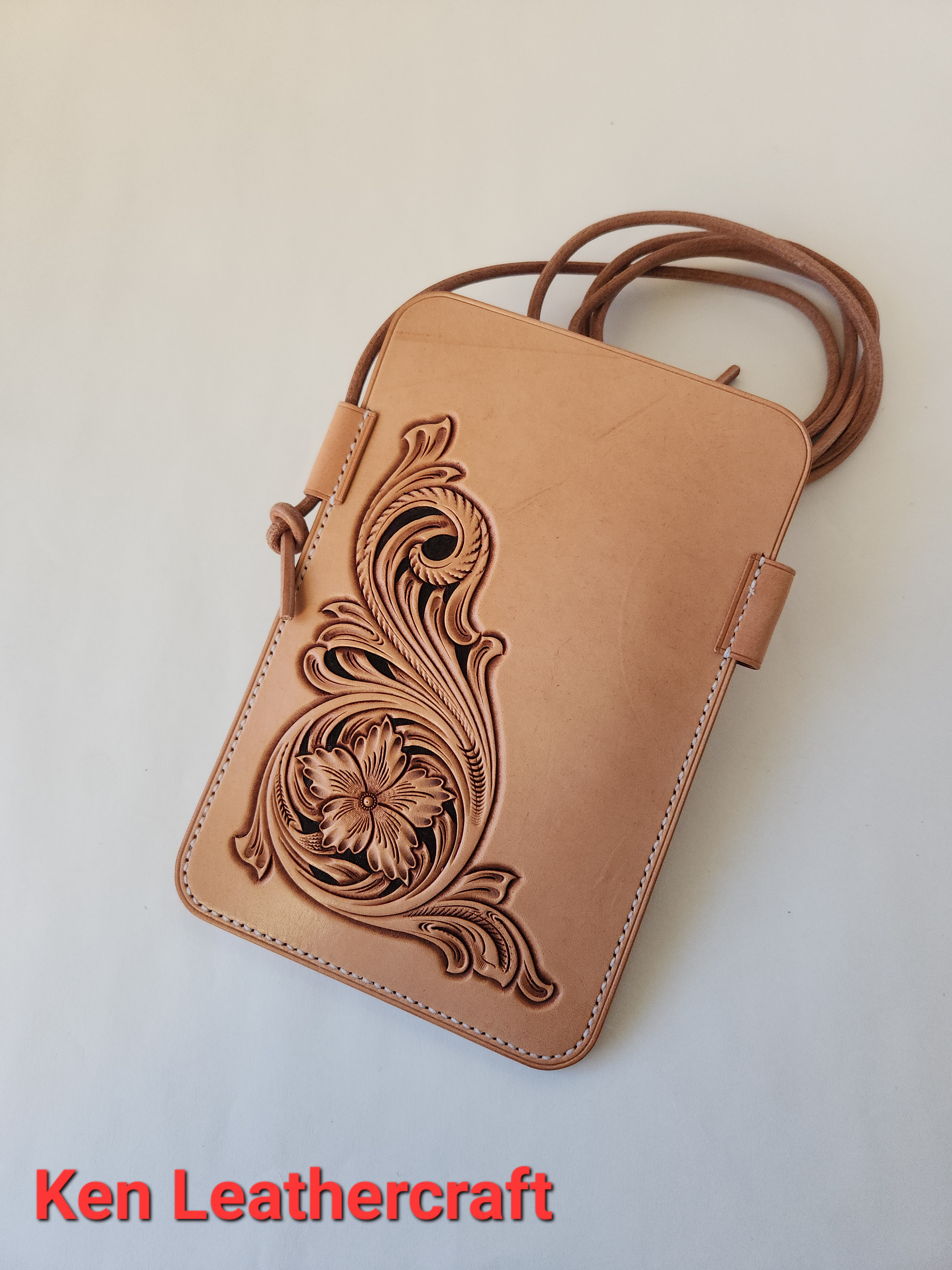 スマホポシェット【L】4(カービング,Br,白)