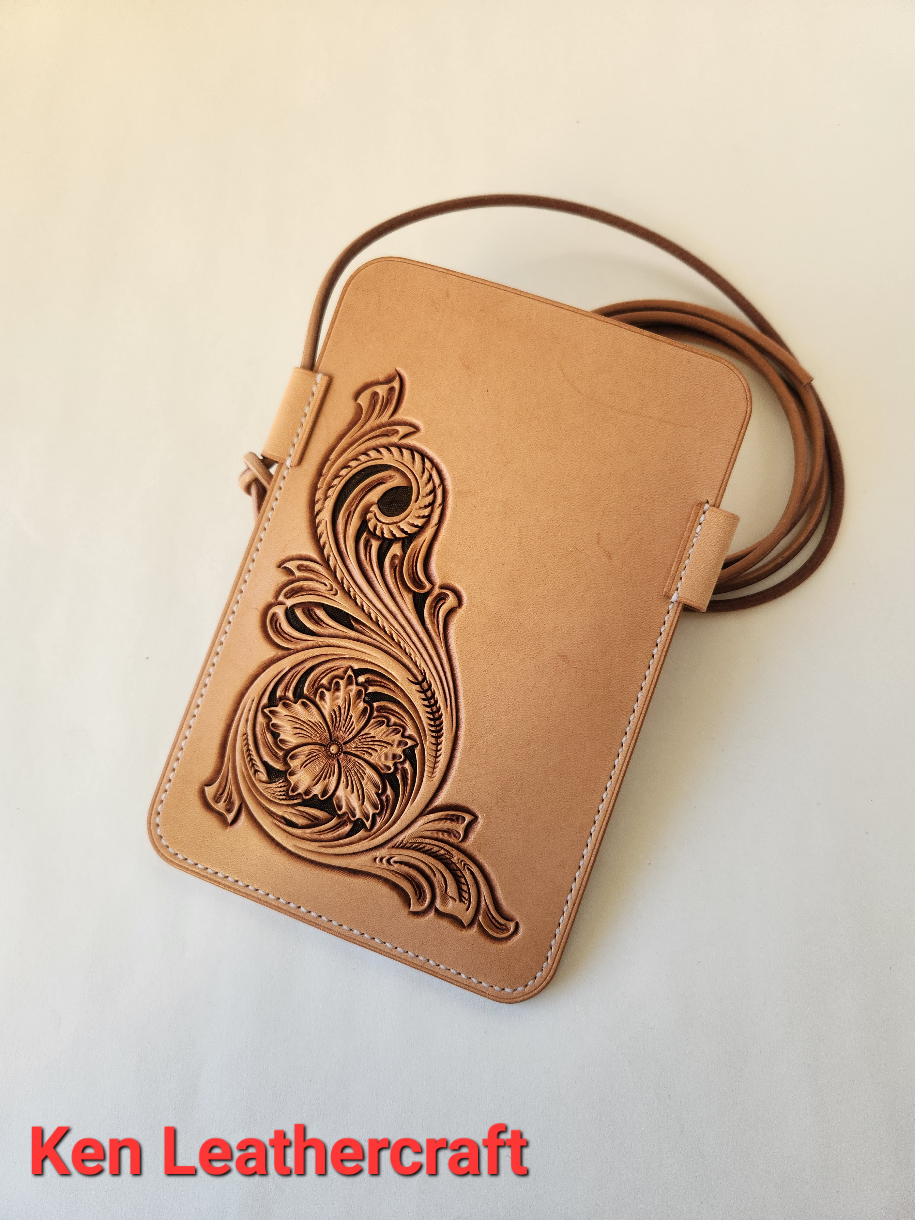 スマホポシェット【L】5(カービング,Br,白)