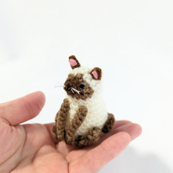 【マルス様オーダーページ】サバトラ猫さんとシャム猫さんのあみぐるみ 受注制作】小さなシャム猫のあみぐるみ あみぐるみ ainote 通販
