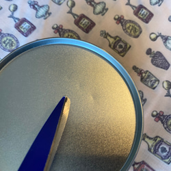 少々難あり！10％引き！フランスの画家「セブリーヌ・ピノー」が描いた猫『【日本製】セブリーヌキャット　ティン缶～①～』 2枚目の画像