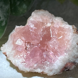 【希少】 ピンクアメジスト　レインボー　クラスター　ラフストーン　ジオード　原石 1枚目の画像