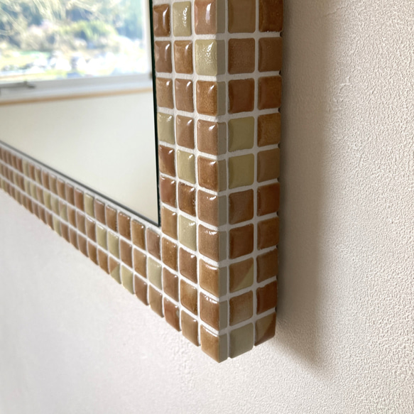 モザイクタイルの壁掛けミラー オレンジ　L 