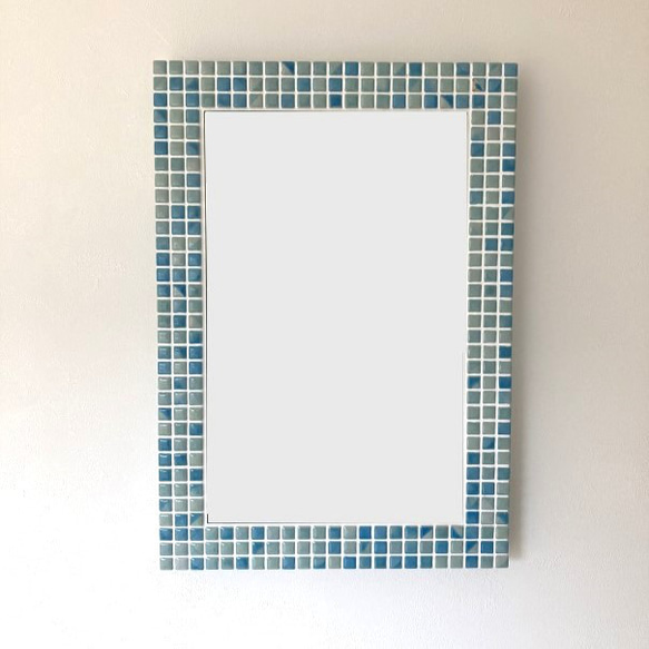 モザイクタイルの壁掛けミラー コンポーズブルー　M モザイクタイルの壁掛けミラー コンポーズブルー　M U1712032056(13000円)