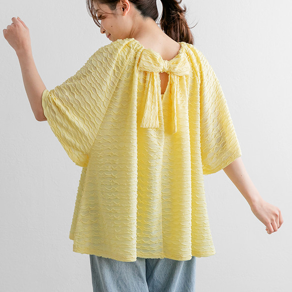 【SALE】シーズンライクな程よい透け感が好評♪ フリル袖 バックリボン Aライン トップス 24093 1枚目の画像