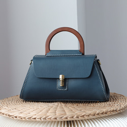 Creema限定 早割価格 送料無料】本革手作りのショルダーバッグ 総