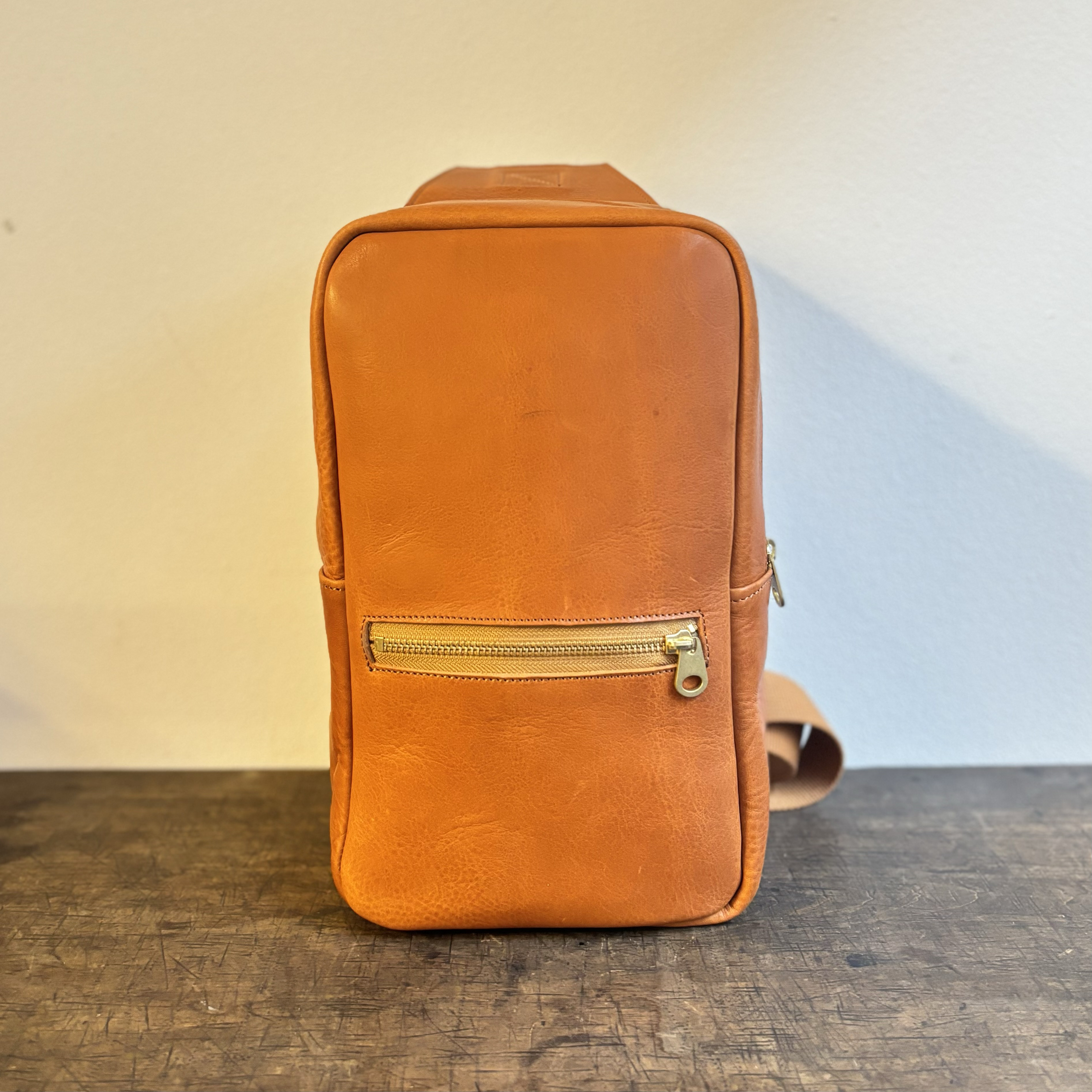 オイルバケッタボディバッグ　金蜜