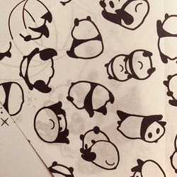 子パンダのおしり柄包装紙 A4 6枚目の画像