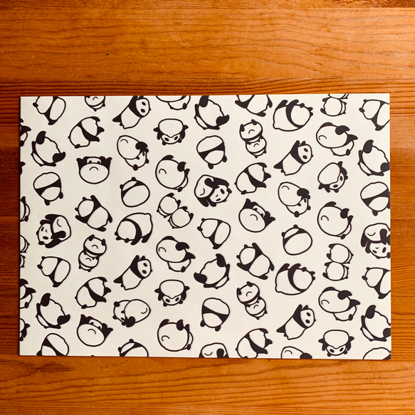 子パンダのおしり柄包装紙 A4 2枚目の画像