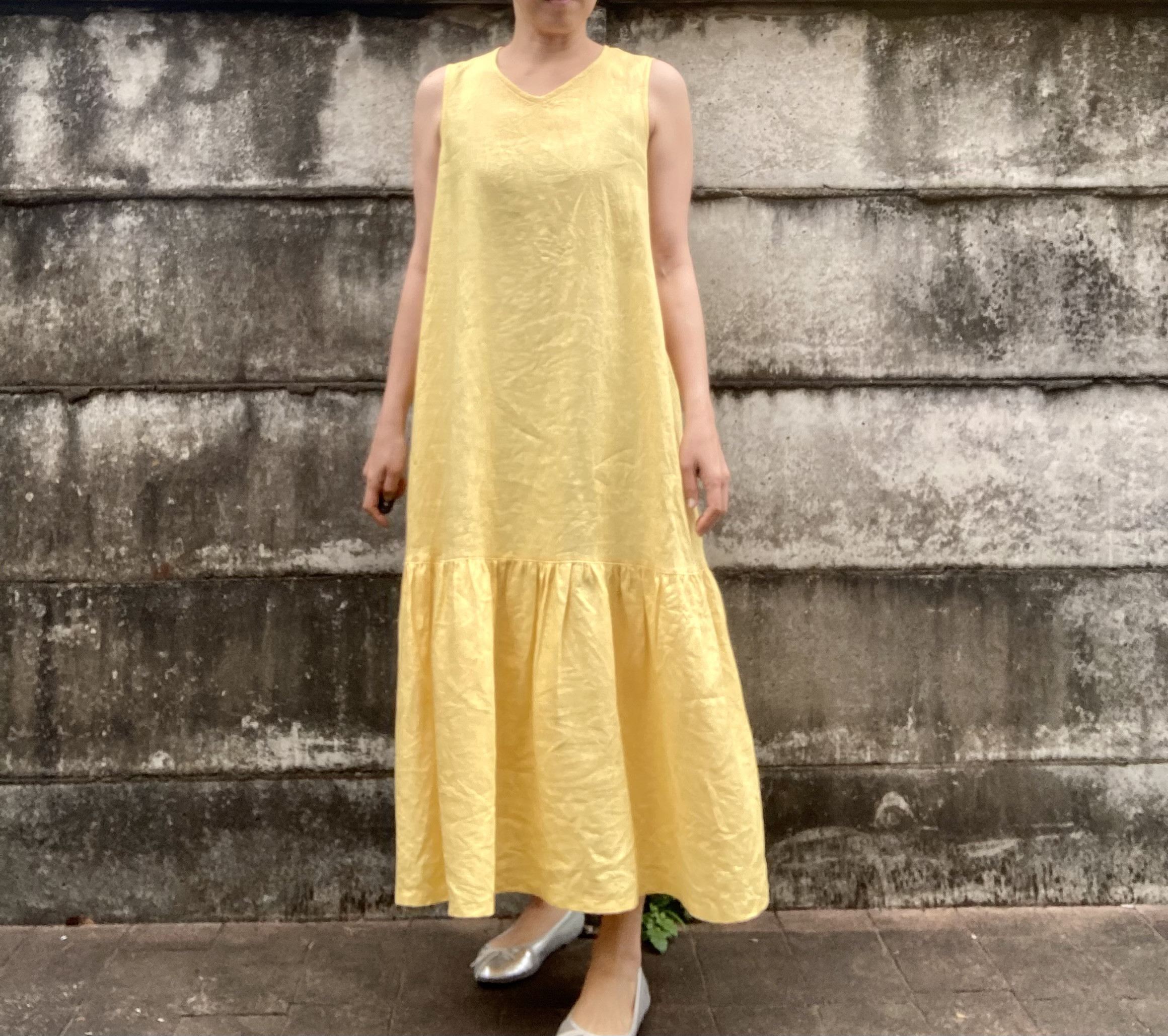 Aラインノースリーブ・ティアードワンピース