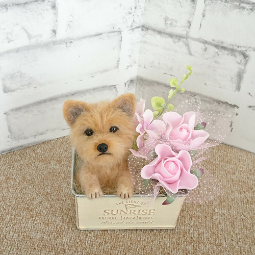 羊毛フェルト ヨークシャーテリア ☆ 花缶アレンジメント 羊毛フェルト