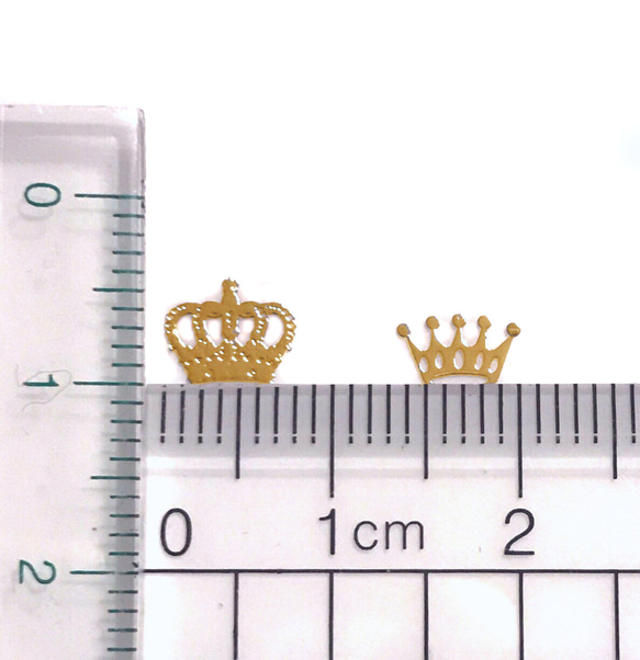ネイル パーツ デコ クラウン 王冠 極薄 ゴールド 金 2サイズ 60枚(D130) 3枚目の画像