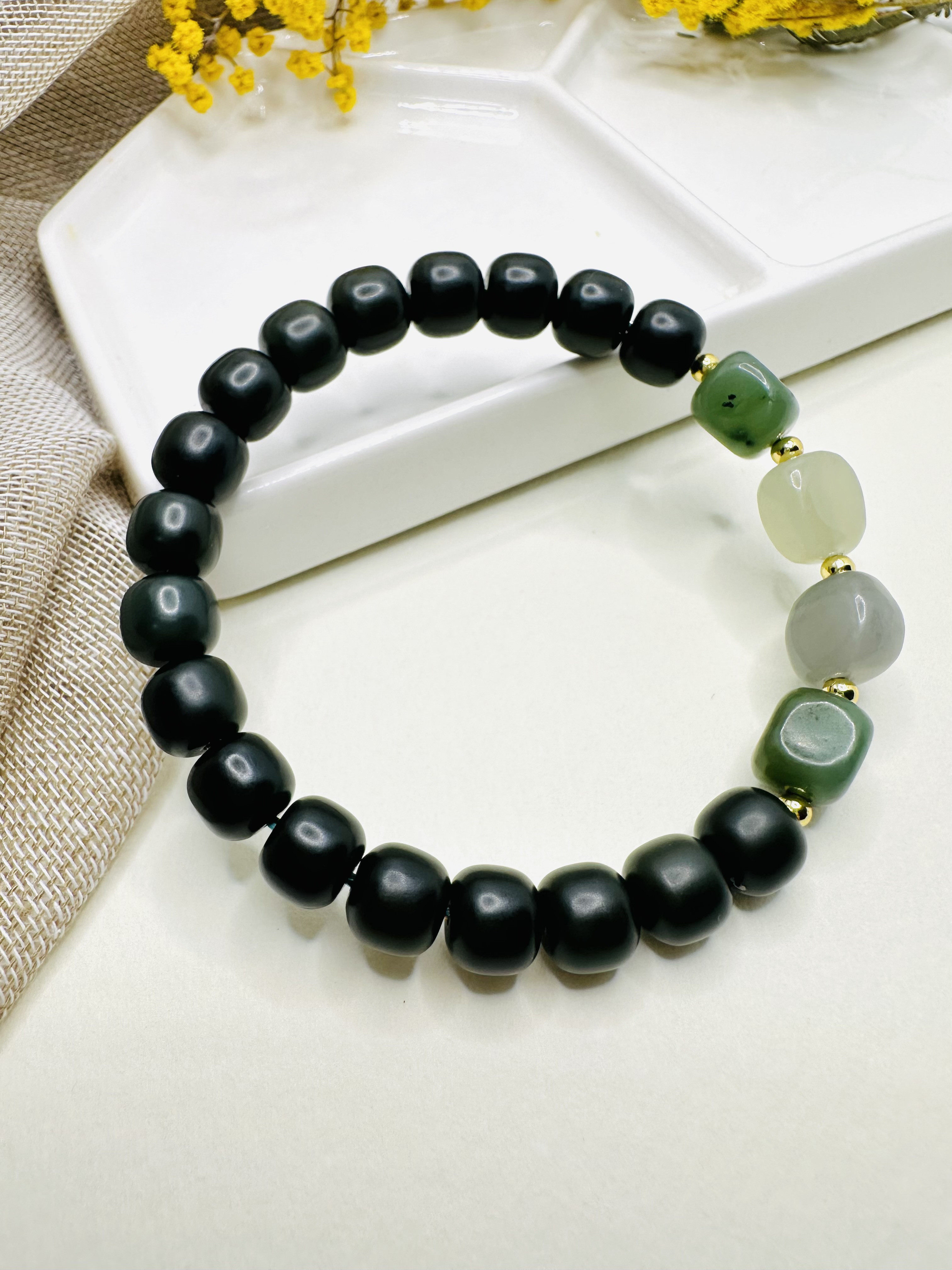 和田玉「天然翡翠(ネフライト)」　ブレスレット 4,250円