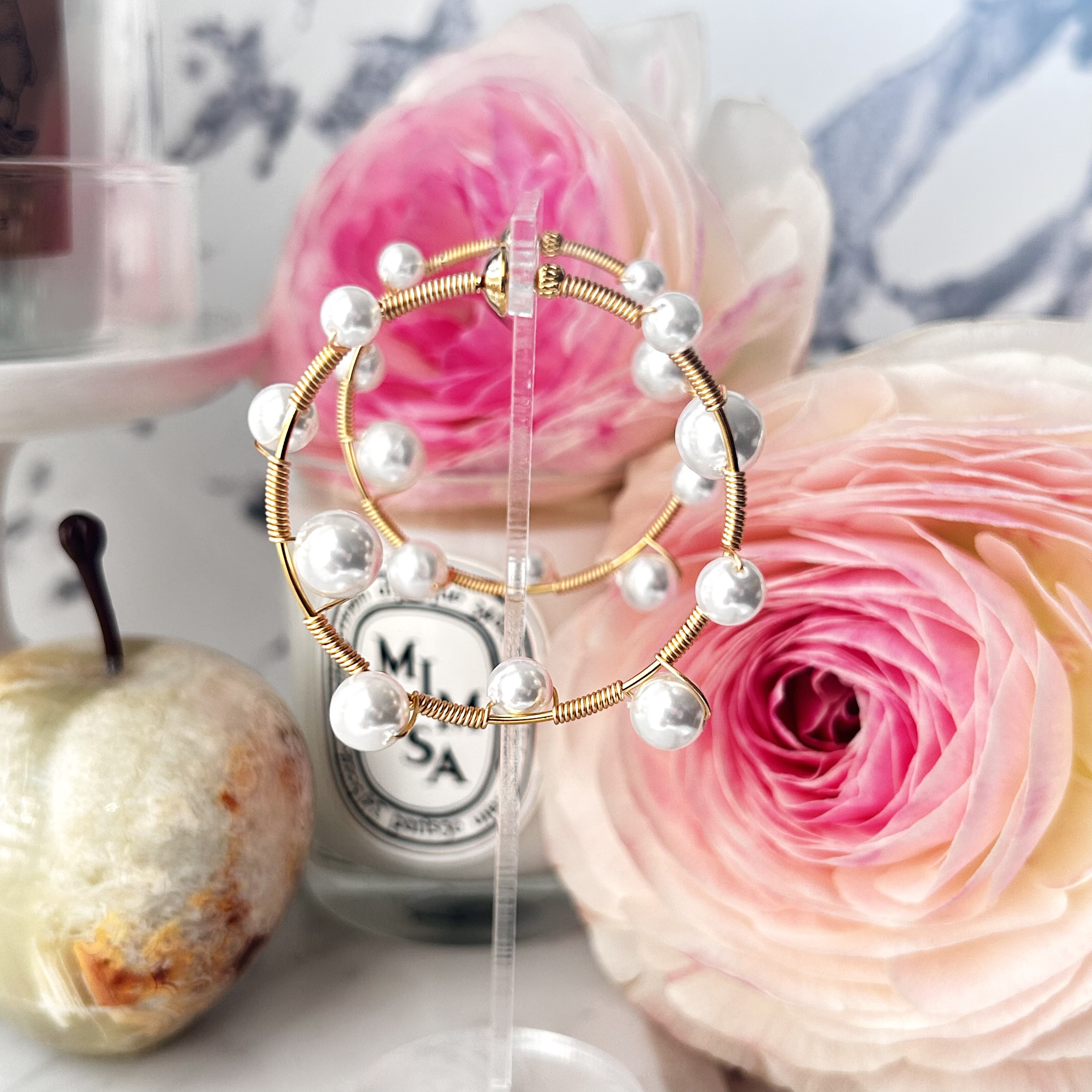 華奢ミドルフープのシャボンマルチパールイヤリング