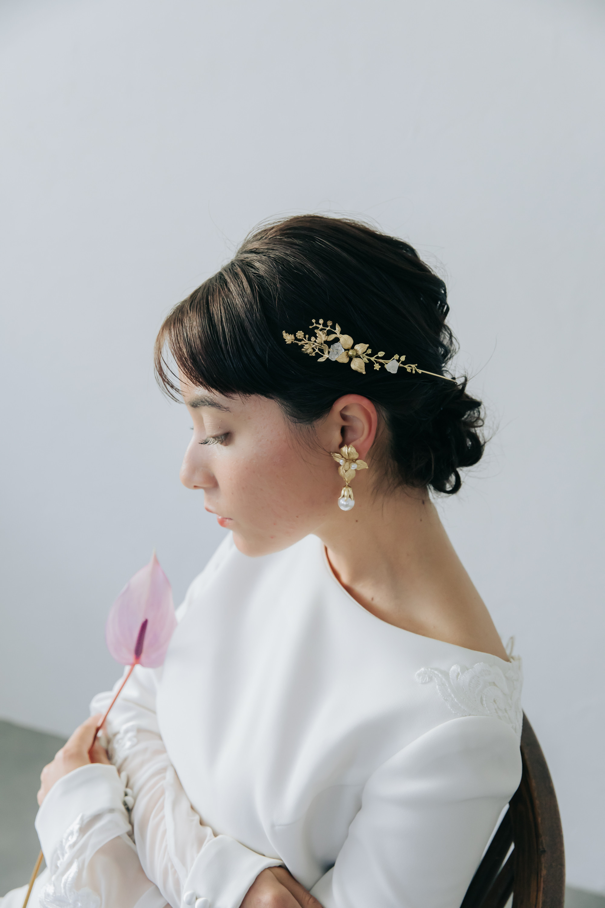 サイドデザインクリスタルクラウン #278　 【ブライダル　ウェディング　花嫁　結婚式　淡水パール　フラワー　ゴールド】
