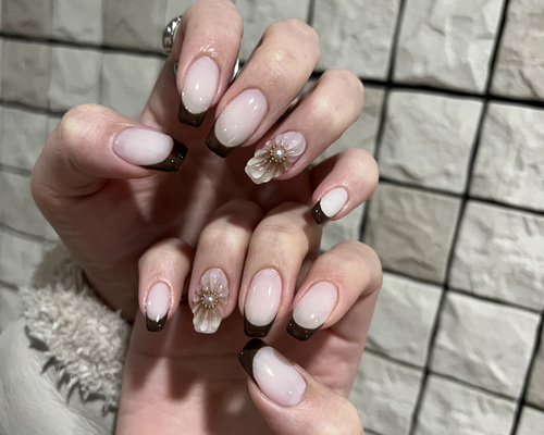 フラワー装飾フレンチネイルチップ 9ea9c12e99fc435b5c39121fc31304