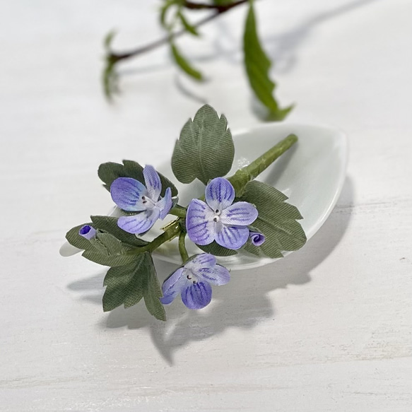 布花ちっちゃなブルーの小花が可愛い野の花。オオイヌノフグリのブローチ 5枚目の画像