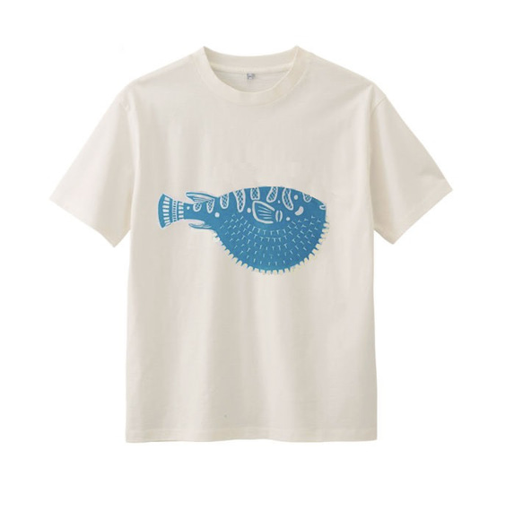 フグ柄　魚　メンズビッグTシャツ綿100% (男女兼用サイズ)【SS～3L】 1枚目の画像