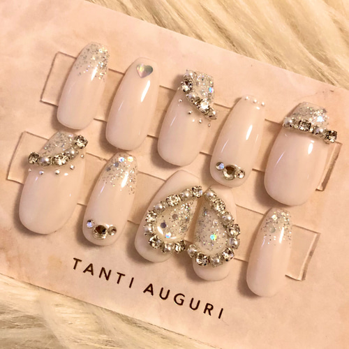 アイボリー ビジュー ハート ジェルネイルチップ‎ ネイルチップ（つけ