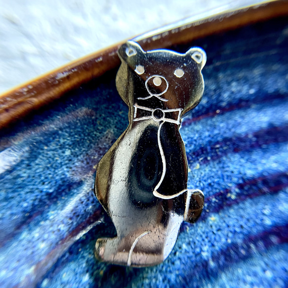 クマ ブローチ 熊 北欧 水牛骨 ボーン ブローチ himalayajr 通販