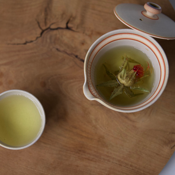 新茶器 小茶碗 SHIRO【信楽焼の小さな湯呑み】陶器 白 手触り良い シンプル 小振りなサイズの湯呑み 6枚目の画像