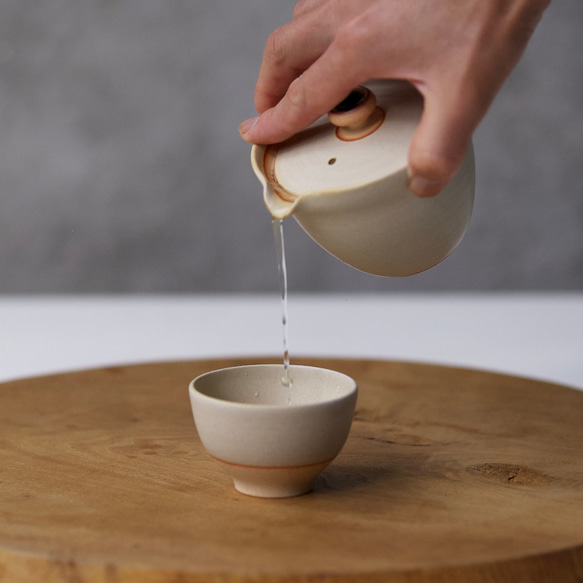 新茶器 小茶碗 SHIRO【信楽焼の小さな湯呑み】陶器 白 手触り良い シンプル 小振りなサイズの湯呑み 7枚目の画像