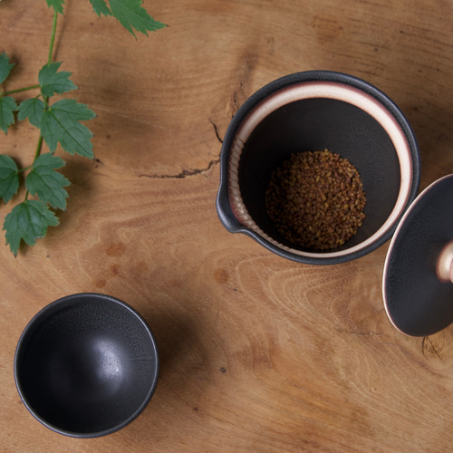 新茶器 小茶碗 KURO【信楽焼の小さな湯呑み】黒 シンプル 陶器 小振り