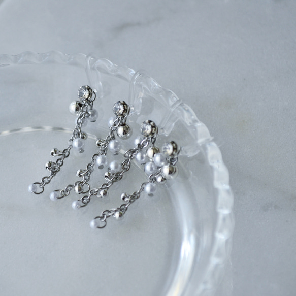 Drops Silver × Pearl Earrings ≈≈ ピアスに見える！イヤリング 1枚目の画像