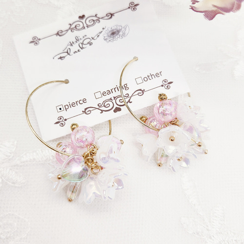 シ【ピアス】ビーズいっぱい♪フラワーブーケフープピアス(オーロラ