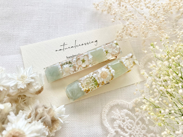 くすみグリーンのタイル調お花ヘアクリップ/バレッタ 1枚目の画像