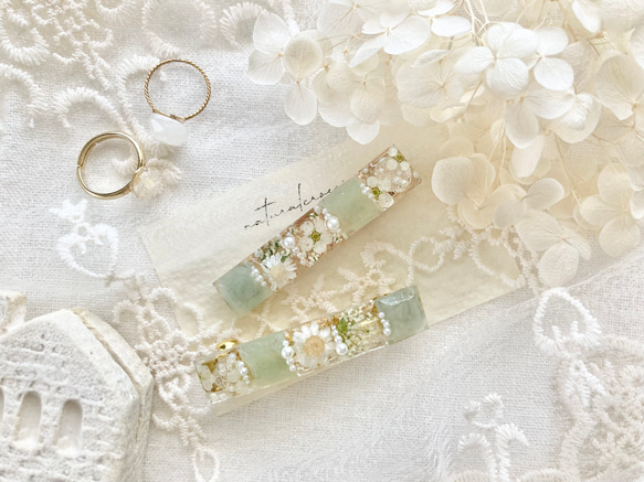 くすみグリーンのタイル調お花ヘアクリップ/バレッタ 4枚目の画像