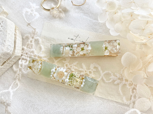 くすみグリーンのタイル調お花ヘアクリップ/バレッタ 2枚目の画像