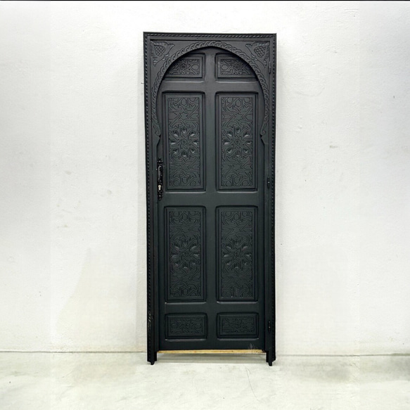 オーダーメイド アーチフレームで装飾されたモロッコのドア お気軽にお問い合わせください
