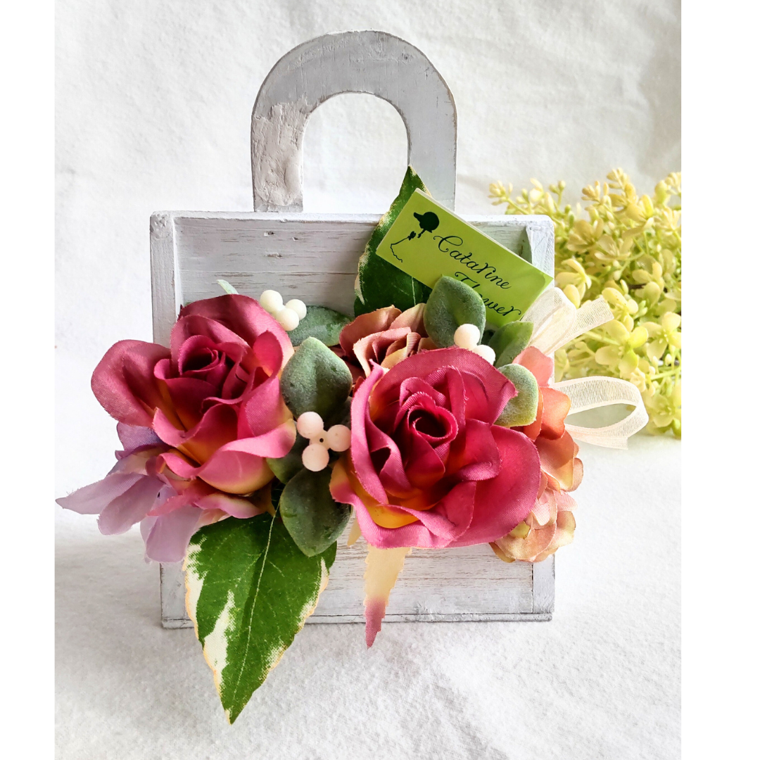 ギフトは脱マンネリ　健康を願ったプレゼント　シャビーシックなばらのアレンジ　お誕生日　お祝い　記念品