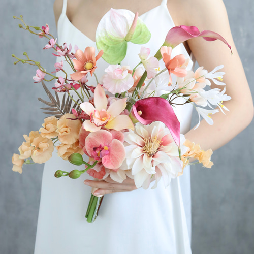 カラーとアンスリウムのリゾートブーケ ウェディングブーケ ピンク
