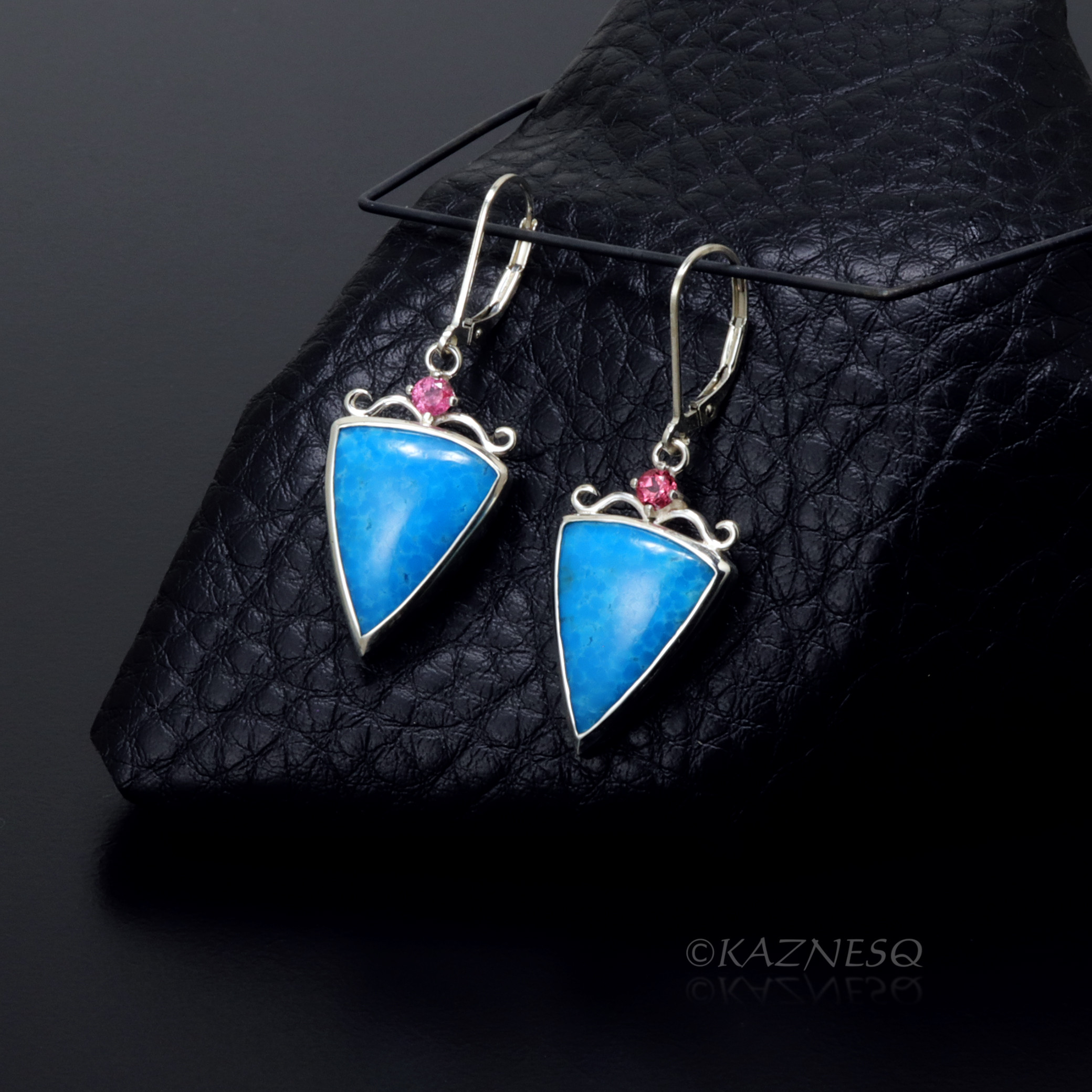 春夏は青いピアス！ターコイズとピンクスピネルのシルバーピアス