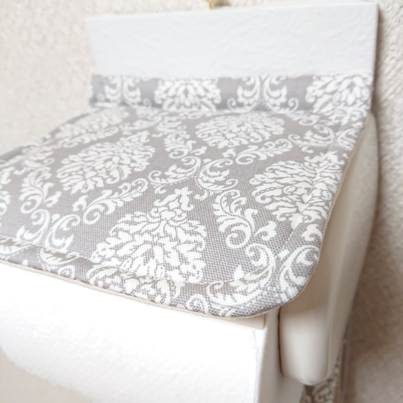 【受注製作】エレガントダマスク柄×ライトグレー☆トイレットペーパーホルダーカバー/厚巻きにも対応☆丸洗いOK オシャレ 人気・おすすめ｜使いやすい・旅行におすすめ 品質保証 全国発送 正規品・日本国内発送・安心保証付き