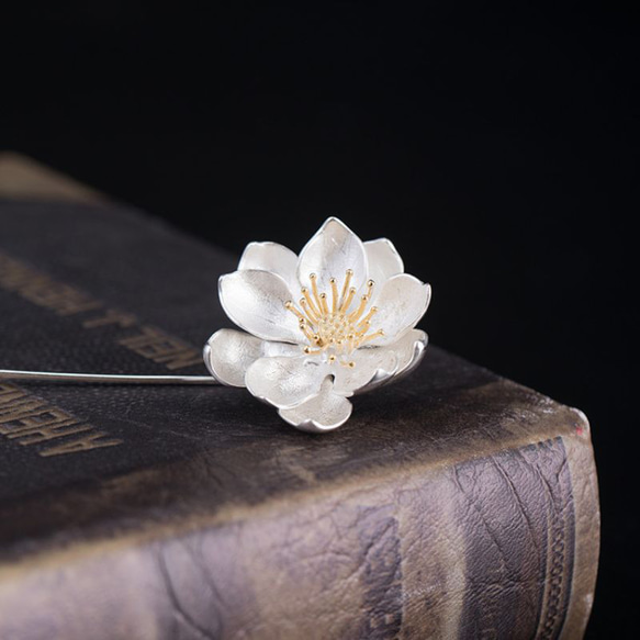 蓮の花のブローチ - 気品と美しさを身に着けることで魅力をアップ　C040 4枚目の画像