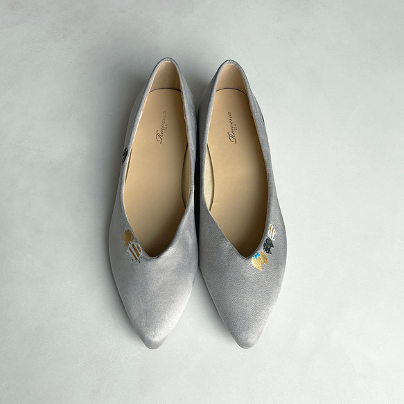 《25cm限定》パンプス「にゃんプス」グレー ポインテッドトゥ！ねこ＊大人のローヒールパンプス＊【5日以内の発送】 2枚目の画像