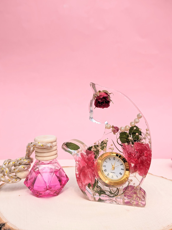 薔薇、カーネーションの　猫時計とミニストームグラス　セット　母の日ラッピング 2枚目の画像